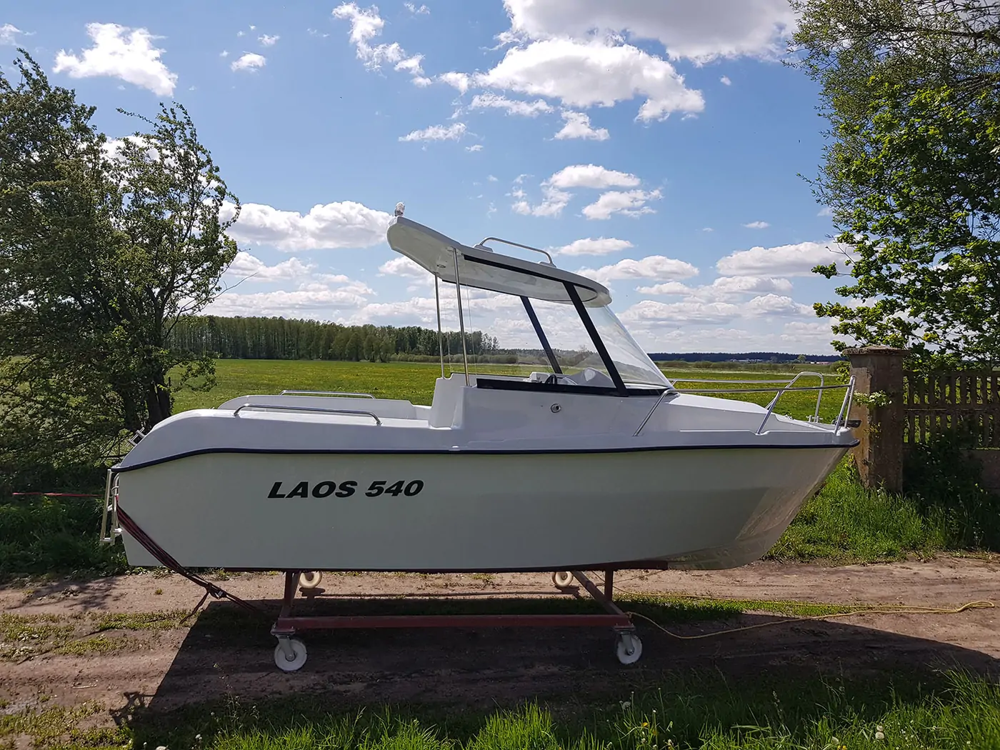 Laos 540 Pilothouse Kabinli Tekne