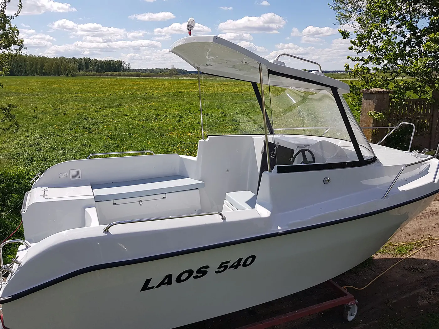 Laos 540 Pilothouse Kabinli Tekne