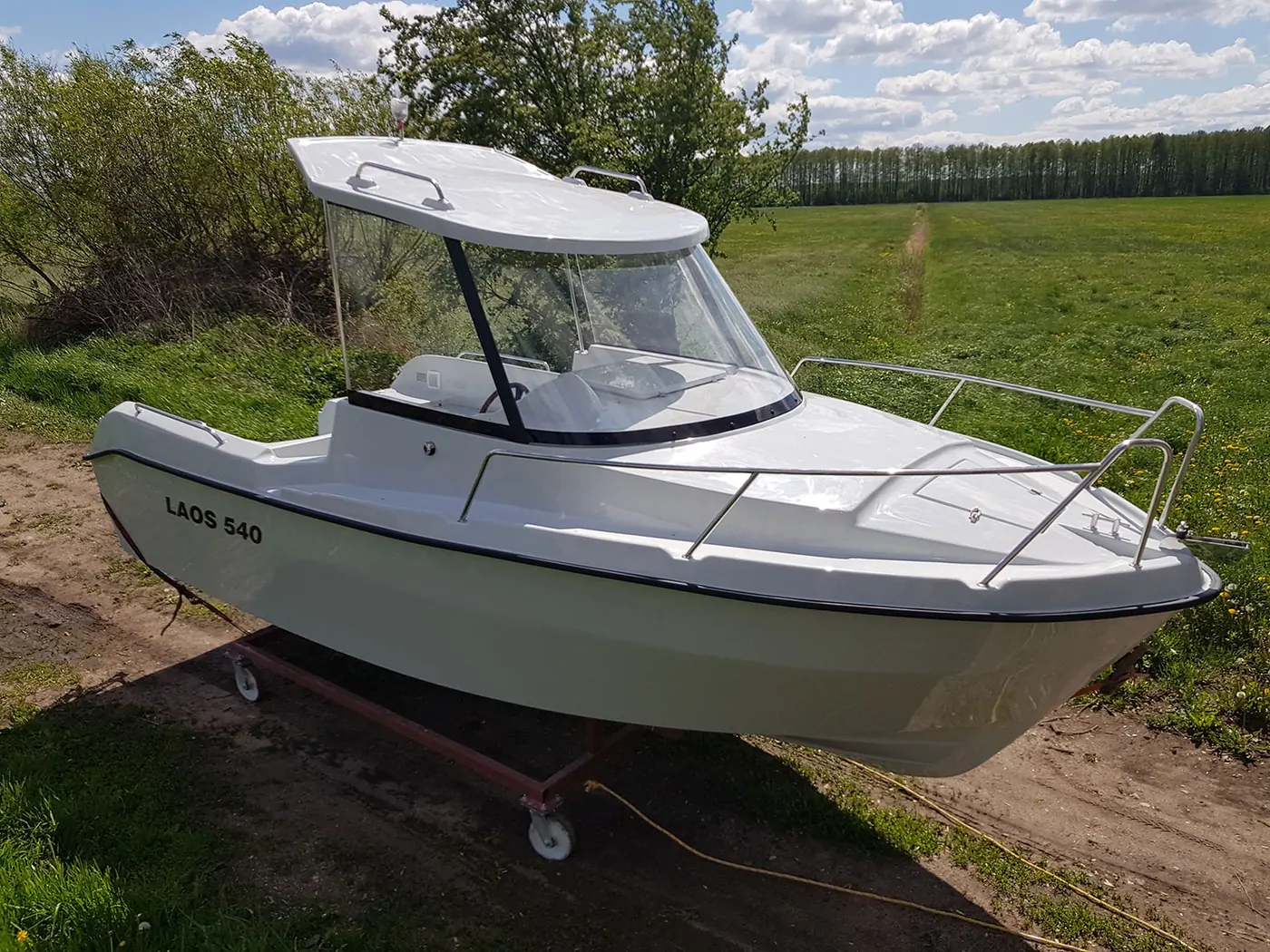 Laos 540 Pilothouse Kabinli Tekne